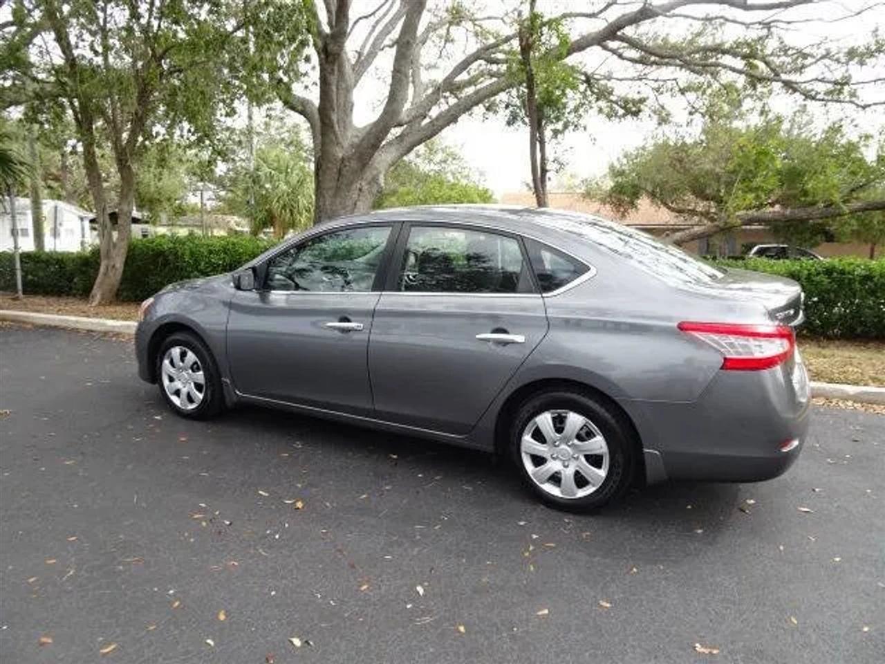 2015 Nissan Sentra S - Photo 13