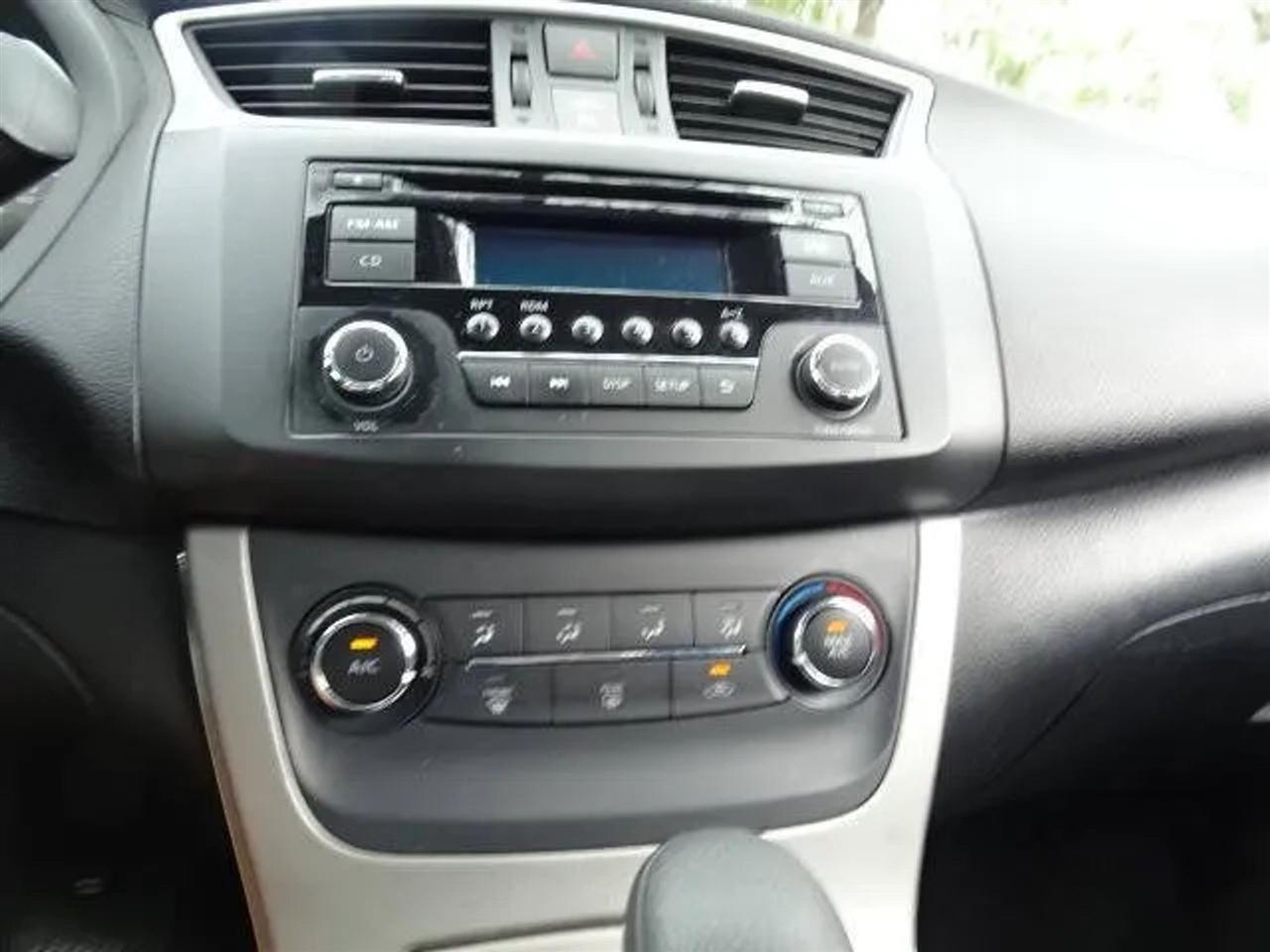 2015 Nissan Sentra S - Photo 29