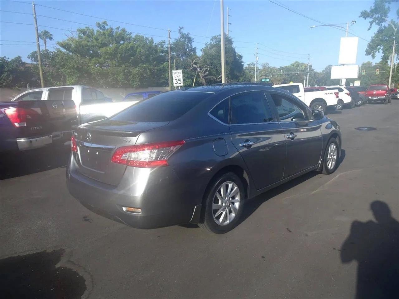 Nissan Sentra 4dr Sdn I4 CVT SV 2015