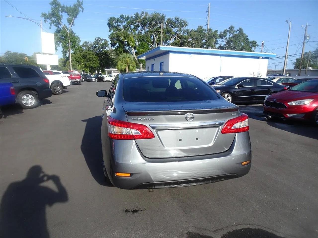 Nissan Sentra 4dr Sdn I4 CVT SV 2015