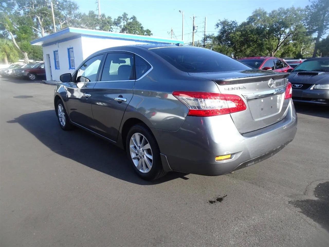 Nissan Sentra 4dr Sdn I4 CVT SV 2015