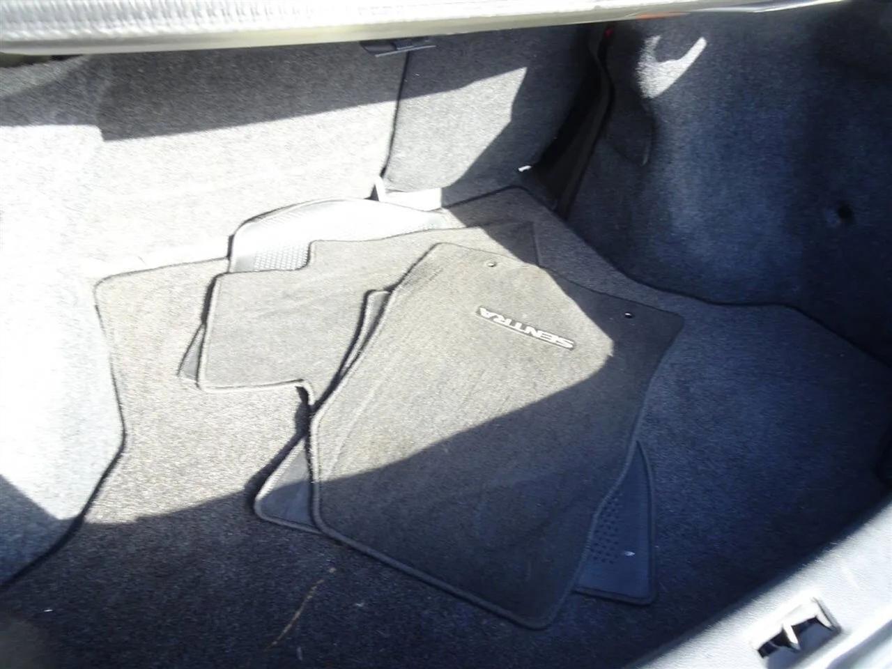 Nissan Sentra 4dr Sdn I4 CVT SV 2015