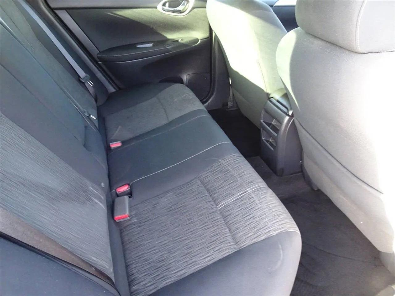 Nissan Sentra 4dr Sdn I4 CVT SV 2015