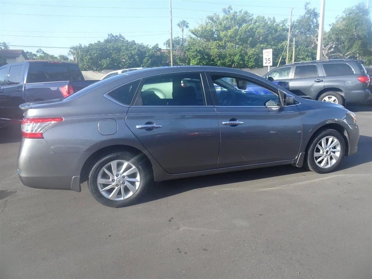 Nissan Sentra 4dr Sdn I4 CVT SV 2015