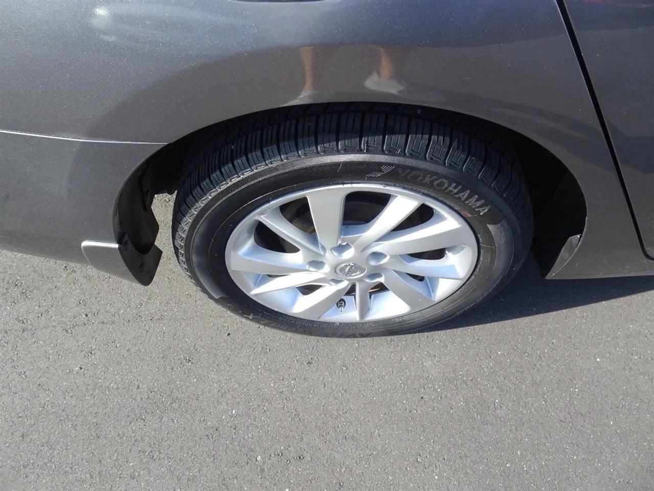 Nissan Sentra 4dr Sdn I4 CVT SV 2015