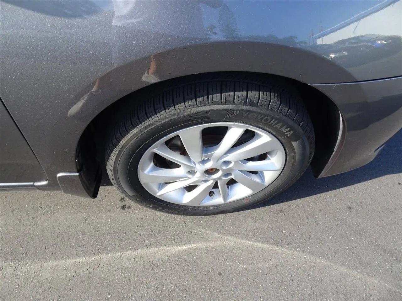 Nissan Sentra 4dr Sdn I4 CVT SV 2015