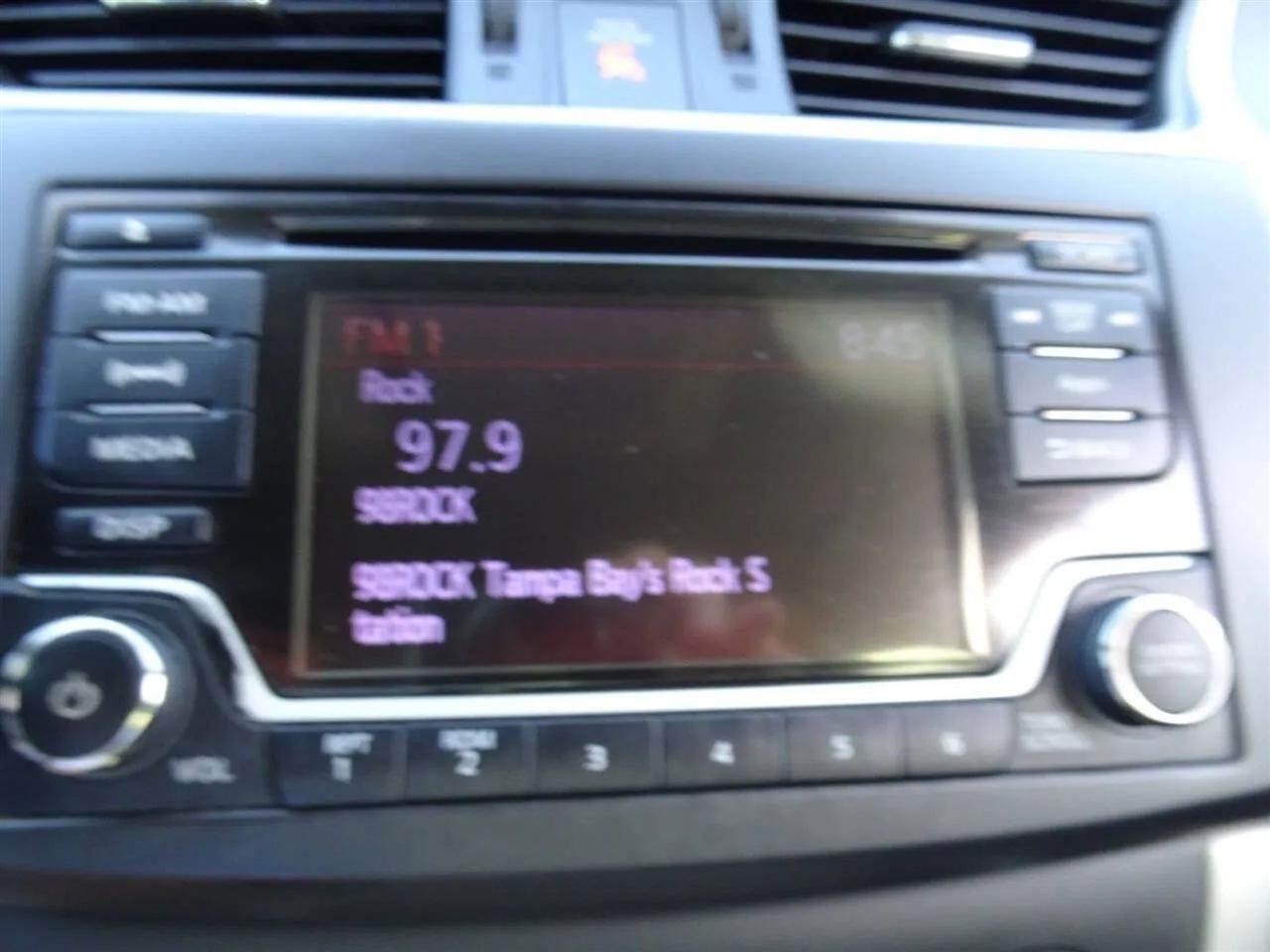 Nissan Sentra 4dr Sdn I4 CVT SV 2015