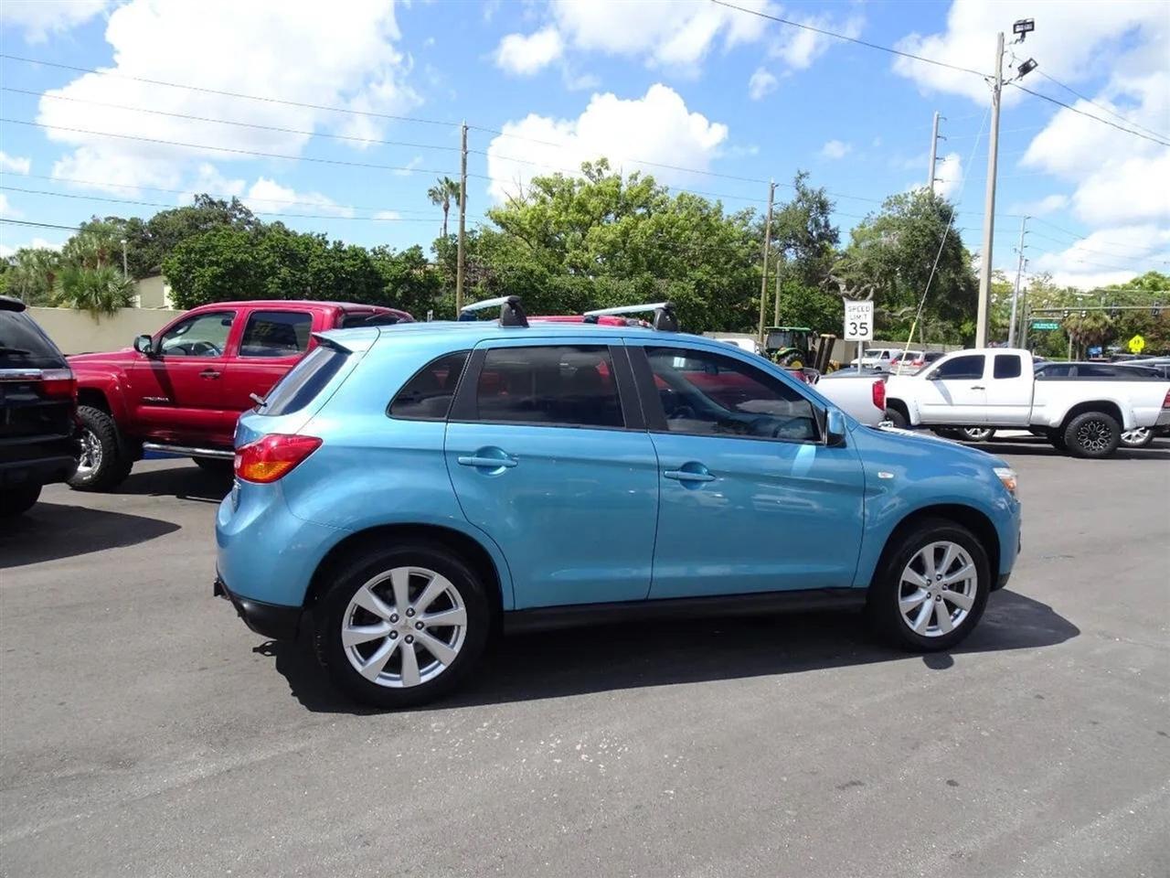 Mitsubishi Outlander Sport 2WD 4dr Man ES 2014