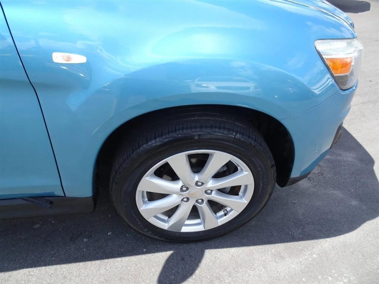Mitsubishi Outlander Sport 2WD 4dr Man ES 2014
