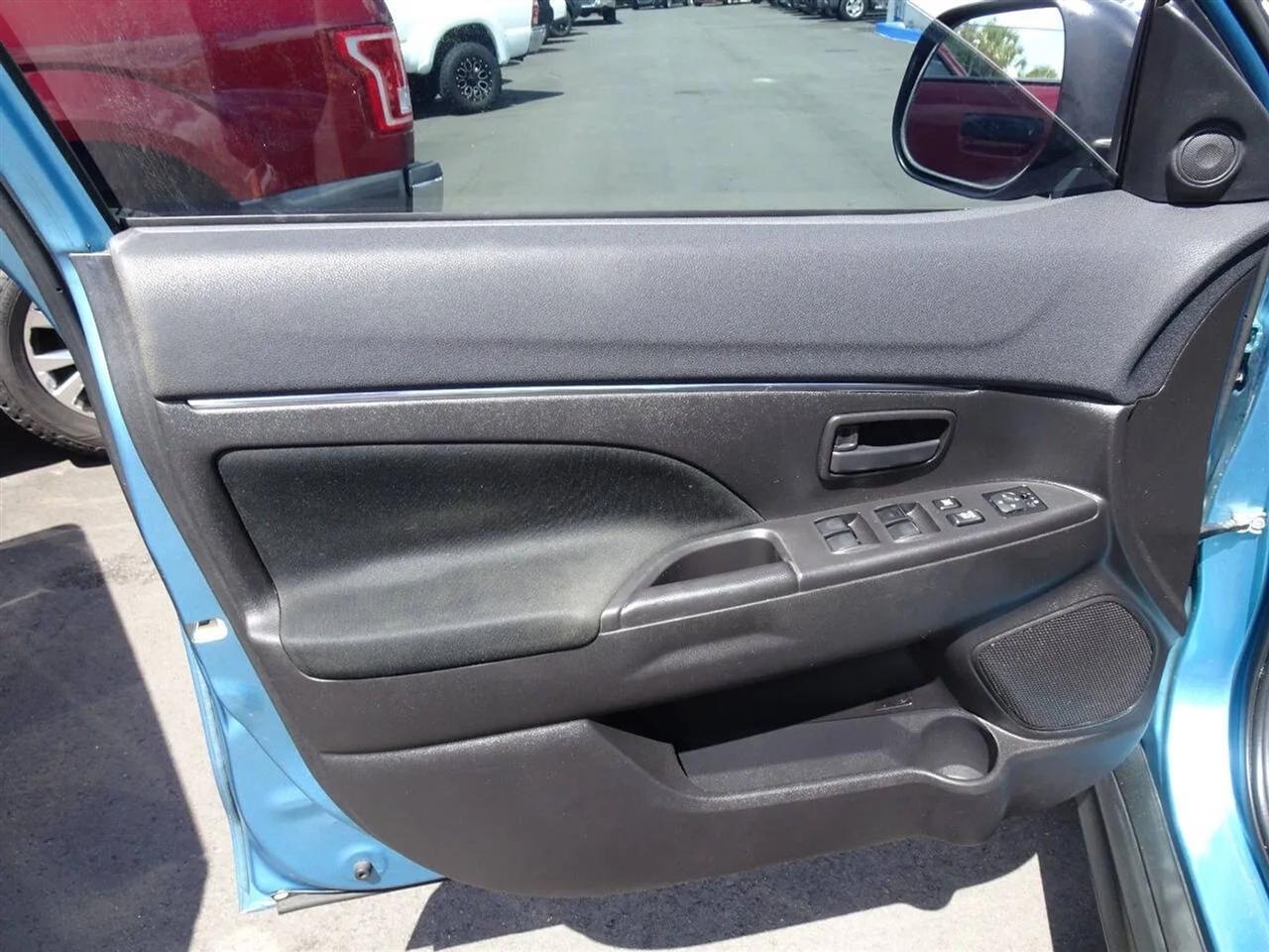 Mitsubishi Outlander Sport 2WD 4dr Man ES 2014