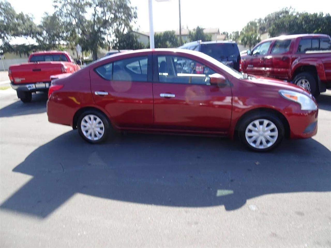 Nissan Versa Sedan SV CVT 2017
