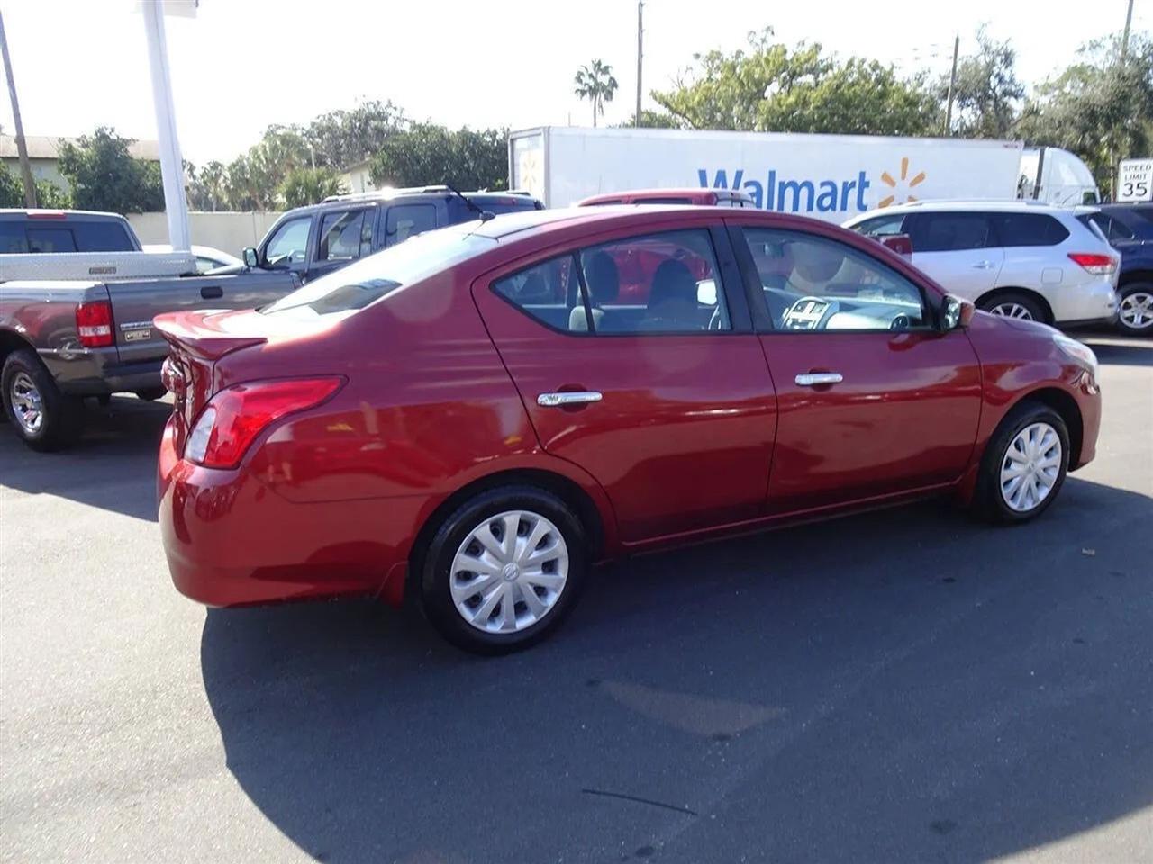 Nissan Versa Sedan SV CVT 2017