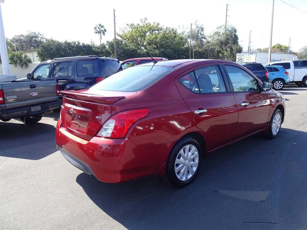 Nissan Versa Sedan SV CVT 2017