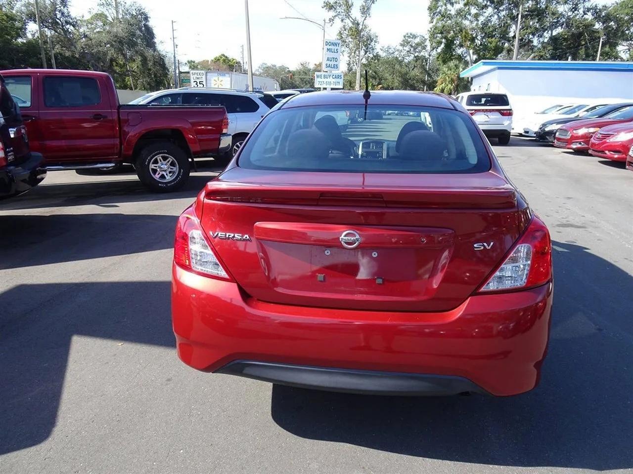 Nissan Versa Sedan SV CVT 2017