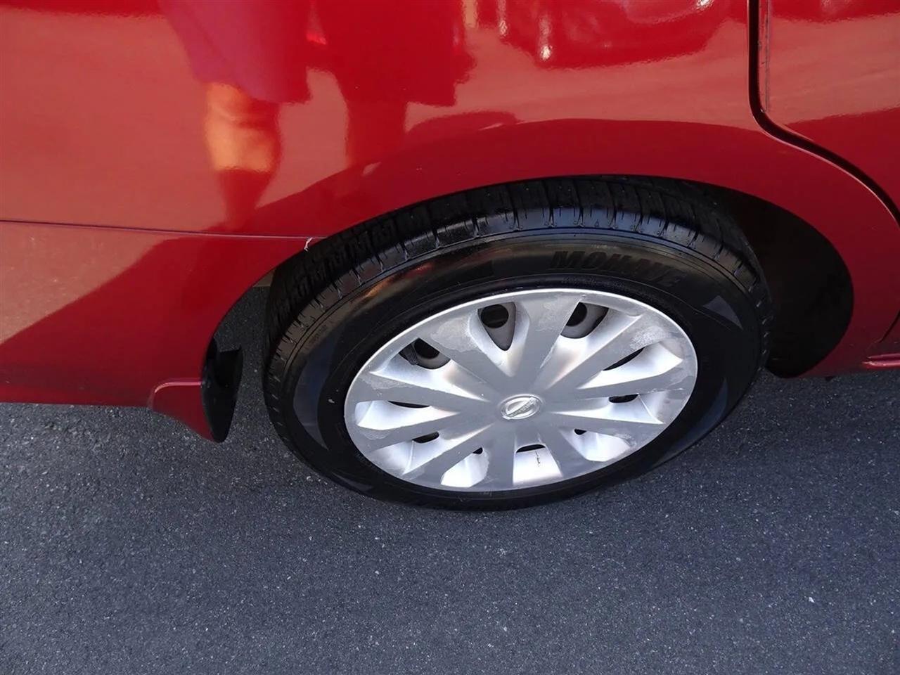 Nissan Versa Sedan SV CVT 2017