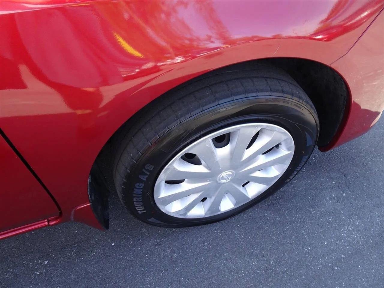 Nissan Versa Sedan SV CVT 2017