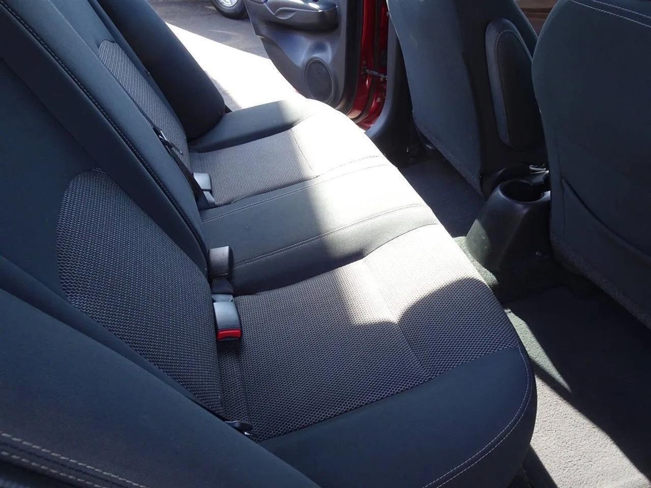 Nissan Versa Sedan SV CVT 2017