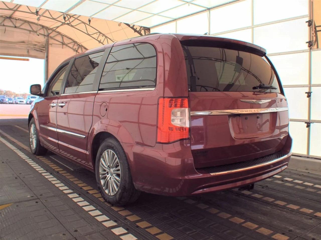 Chrysler Town & Country 4dr Wgn Touring-L 2014