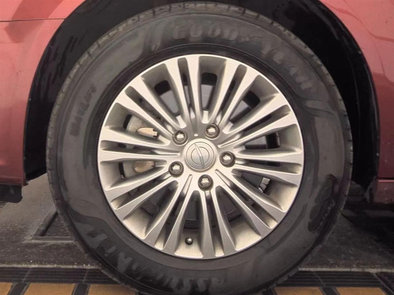 Chrysler Town & Country 4dr Wgn Touring-L 2014