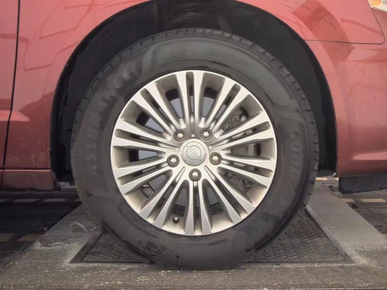 Chrysler Town & Country 4dr Wgn Touring-L 2014