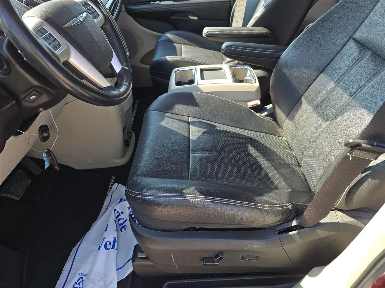 Chrysler Town & Country 4dr Wgn Touring-L 2014