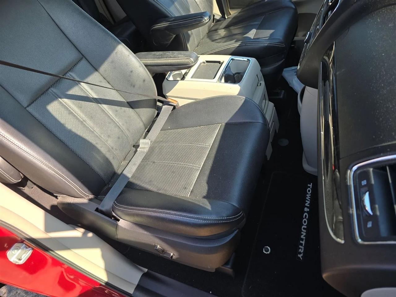 Chrysler Town & Country 4dr Wgn Touring-L 2014