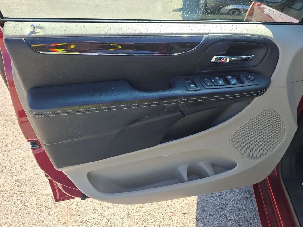 Chrysler Town & Country 4dr Wgn Touring-L 2014