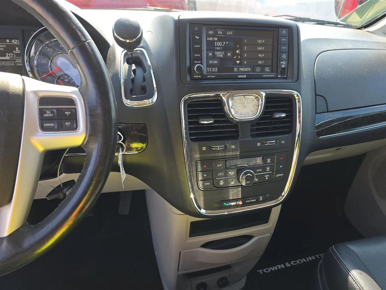 Chrysler Town & Country 4dr Wgn Touring-L 2014