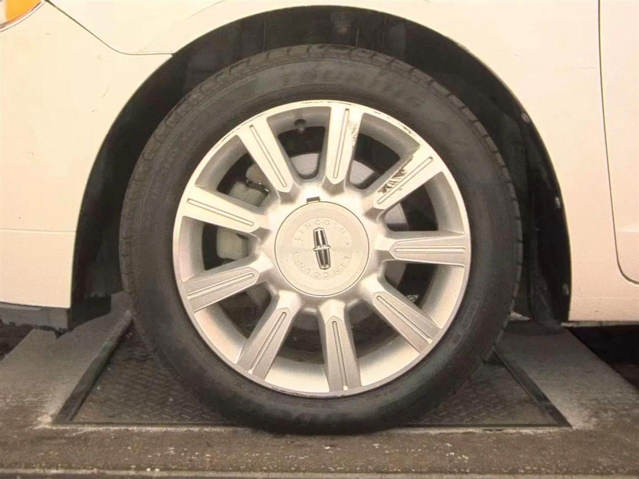 Lincoln MKZ 4dr Sdn Hybrid FWD 2011