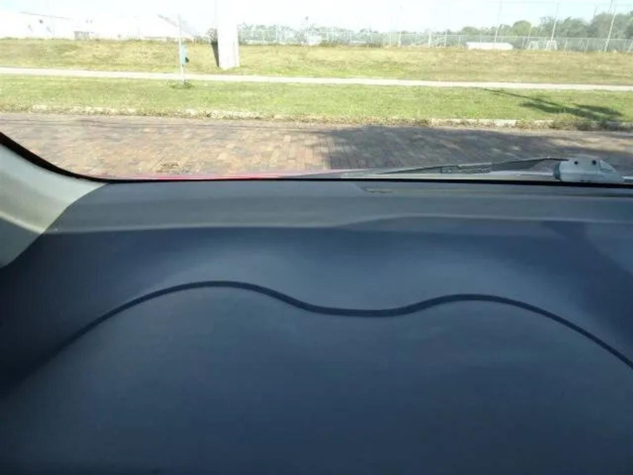 Toyota Corolla 4dr Sdn Auto LE Special Edition (Natl) 2013