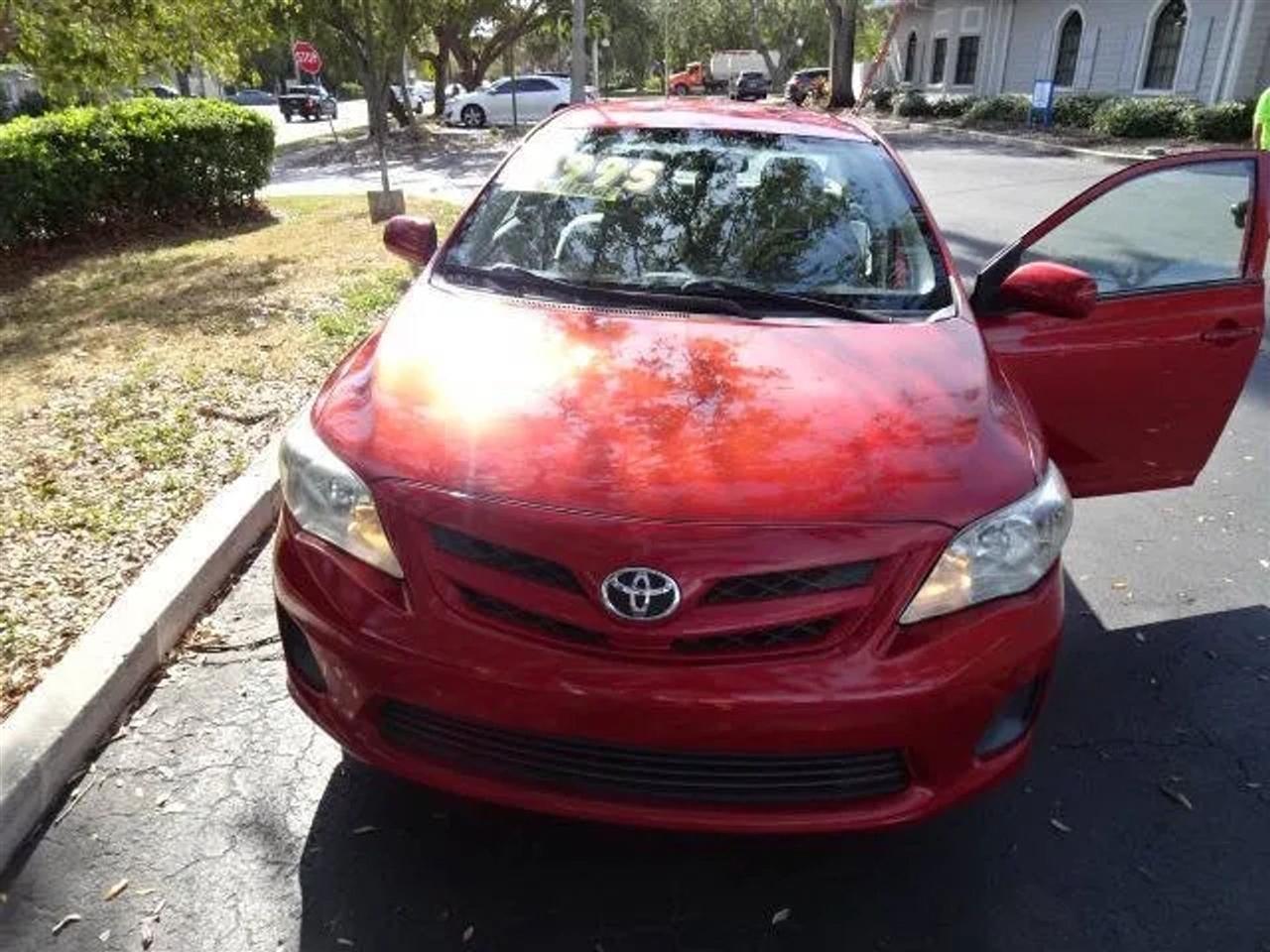 Toyota Corolla 4dr Sdn Auto LE Special Edition (Natl) 2013