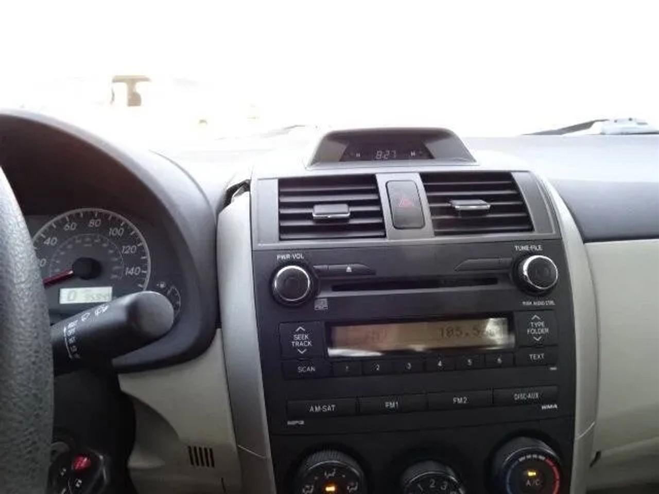 Toyota Corolla 4dr Sdn Auto LE Special Edition (Natl) 2013