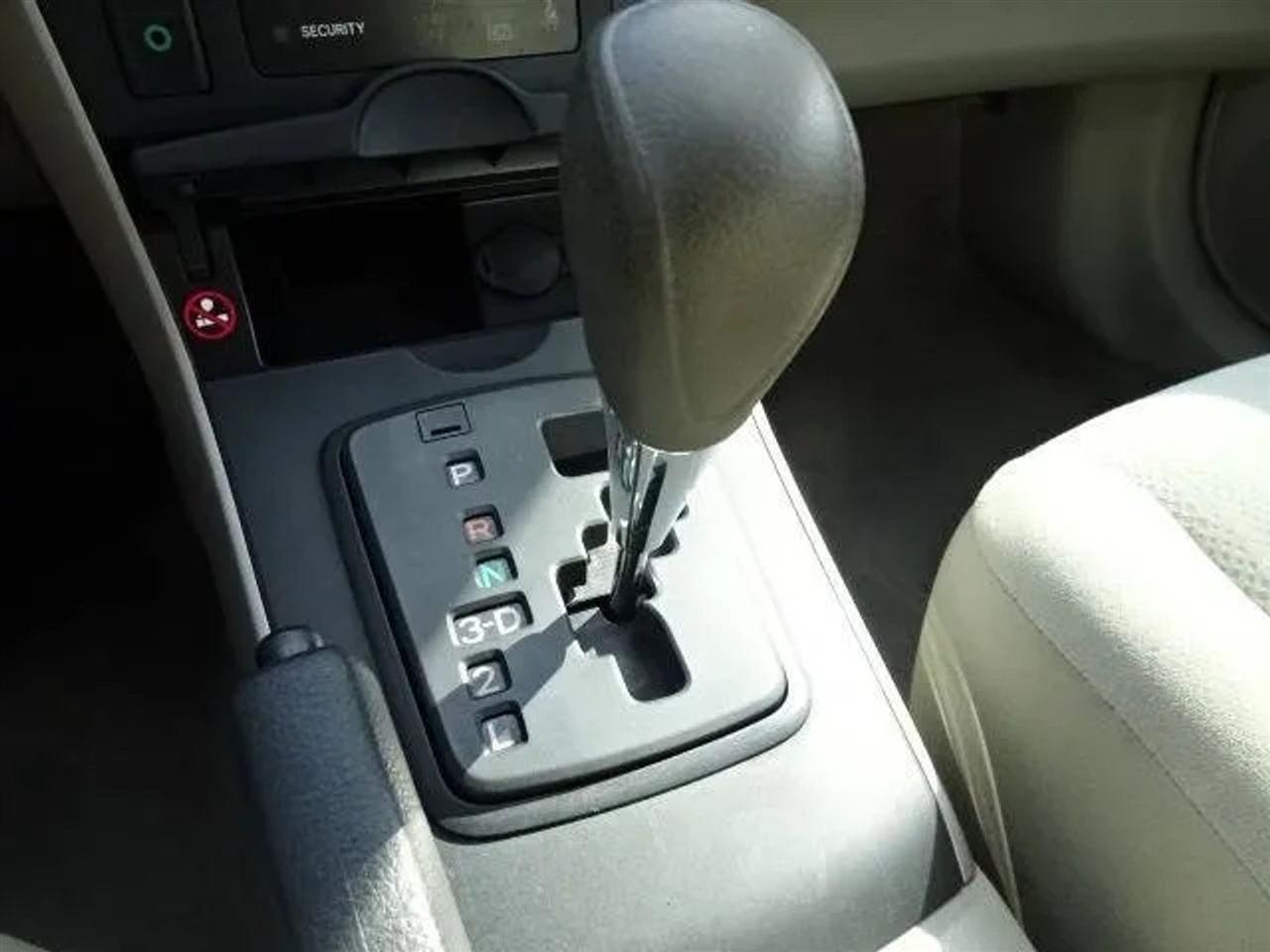 Toyota Corolla 4dr Sdn Auto LE Special Edition (Natl) 2013