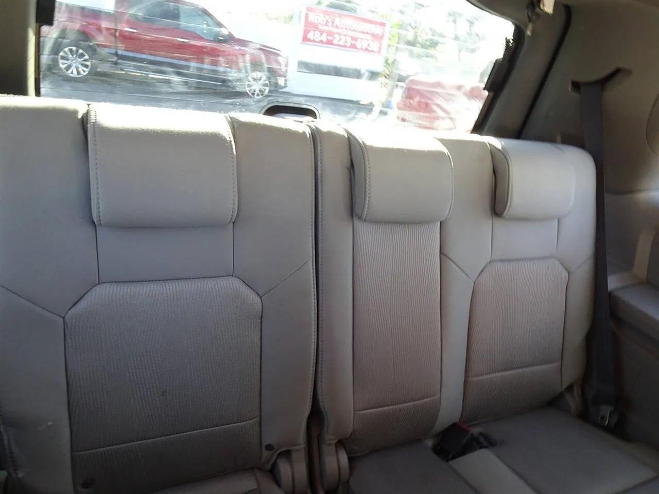 Honda Pilot 2WD 4dr EX 2011