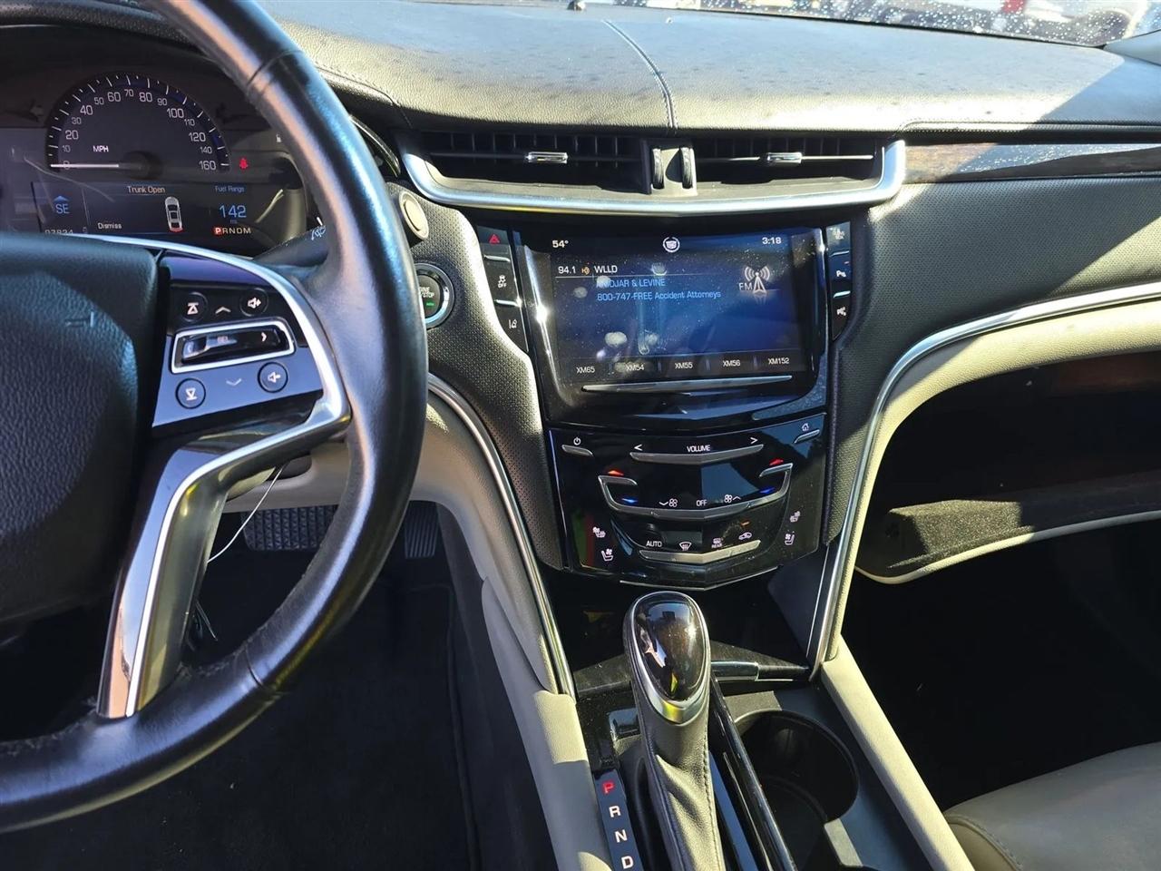 Cadillac XTS 4dr Sdn Luxury FWD 2014