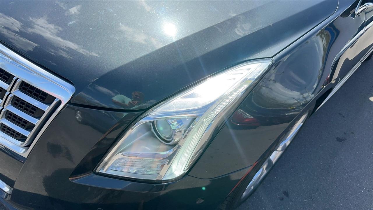 Cadillac XTS 4dr Sdn Luxury FWD 2014