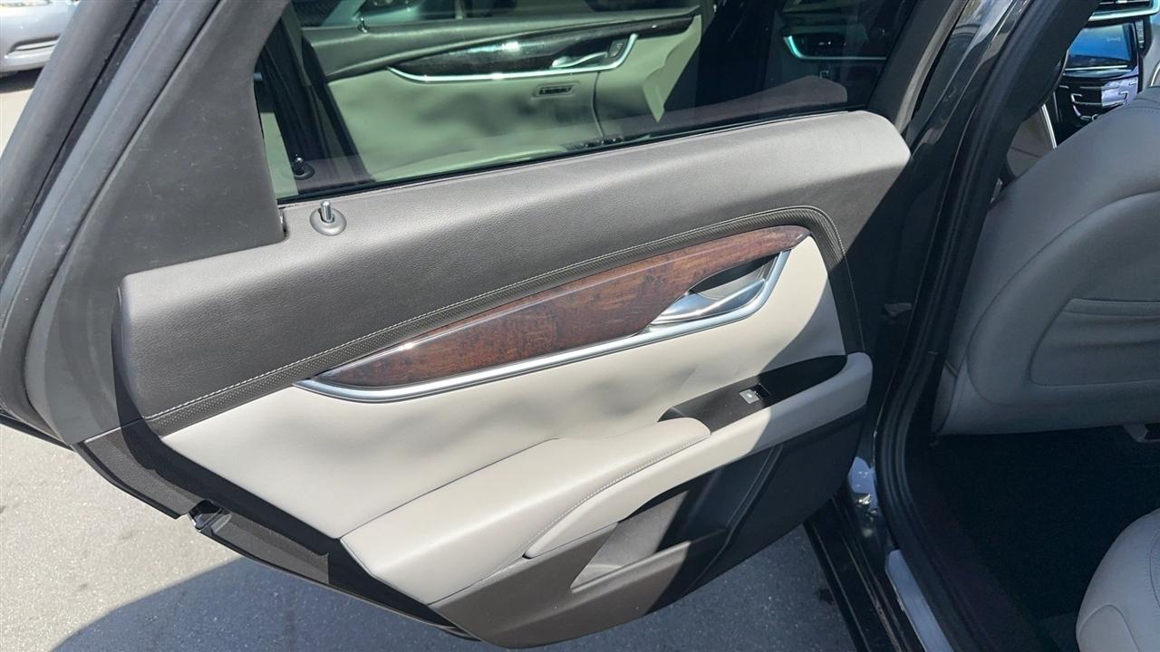 Cadillac XTS 4dr Sdn Luxury FWD 2014