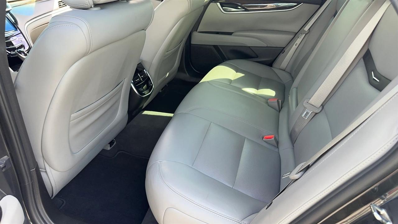 Cadillac XTS 4dr Sdn Luxury FWD 2014