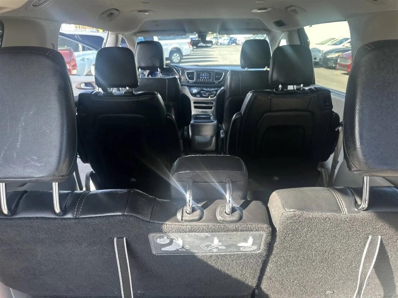 Chrysler Pacifica Touring L FWD 2019