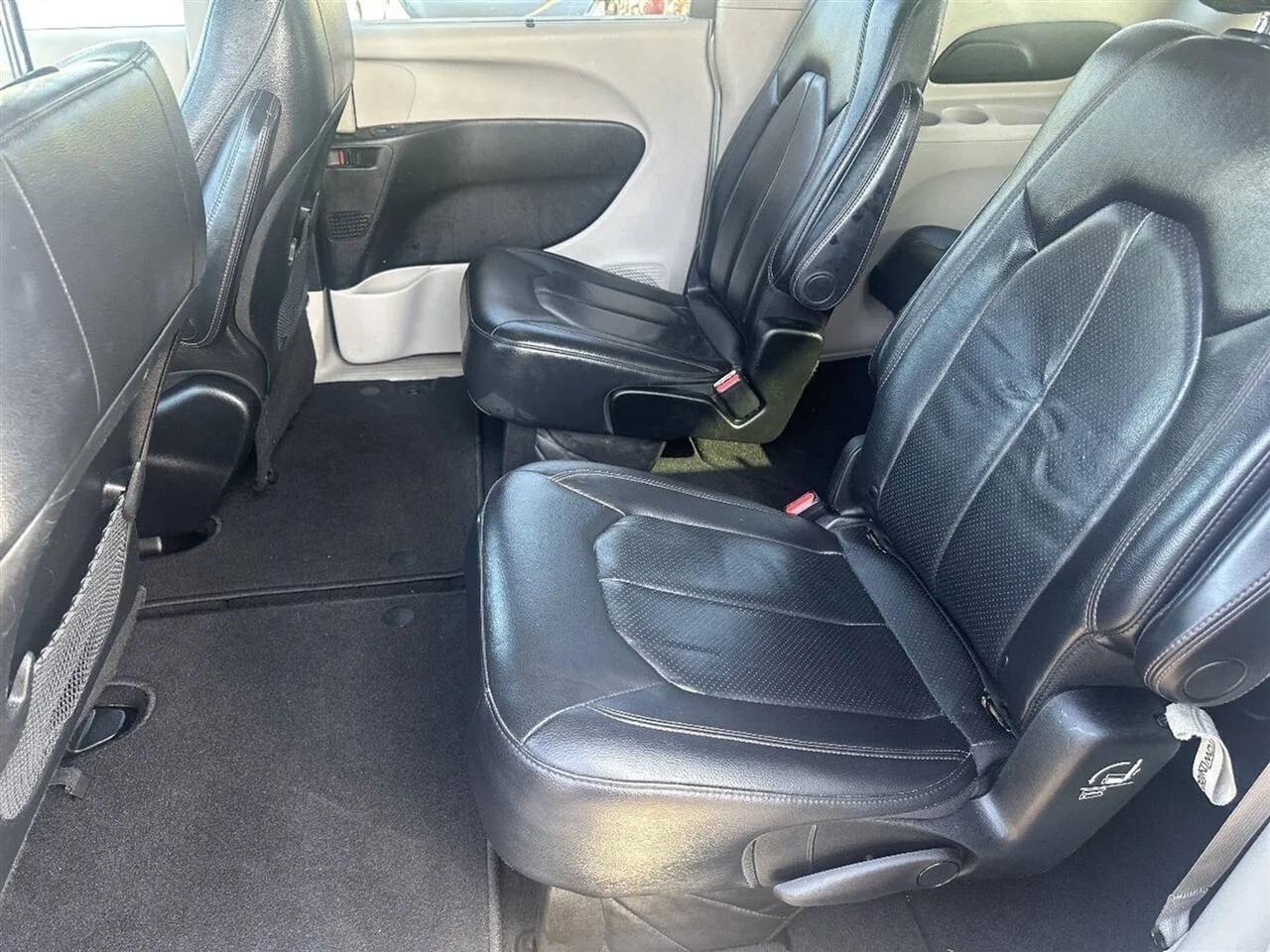 Chrysler Pacifica Touring L FWD 2019