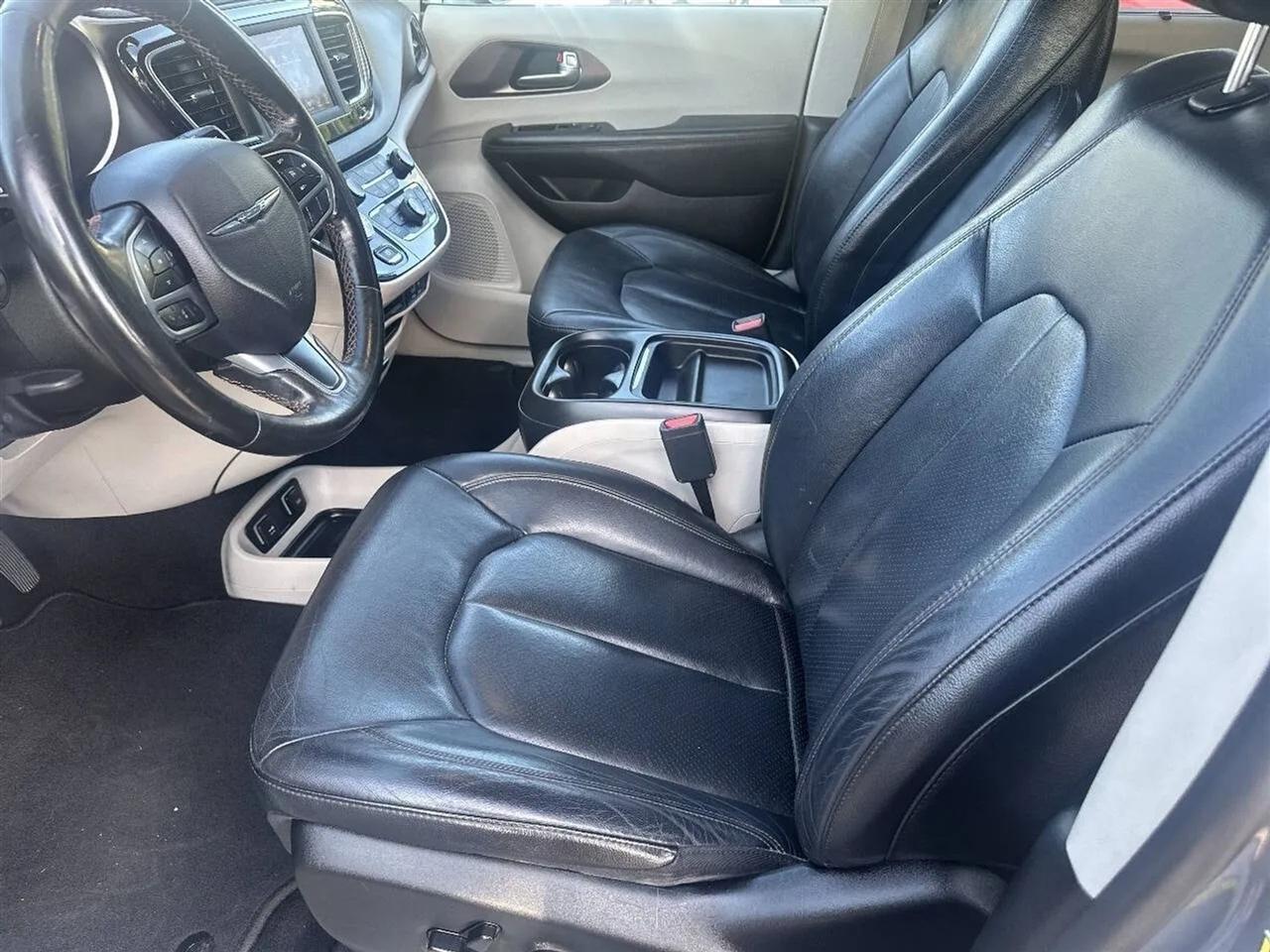 Chrysler Pacifica Touring L FWD 2019