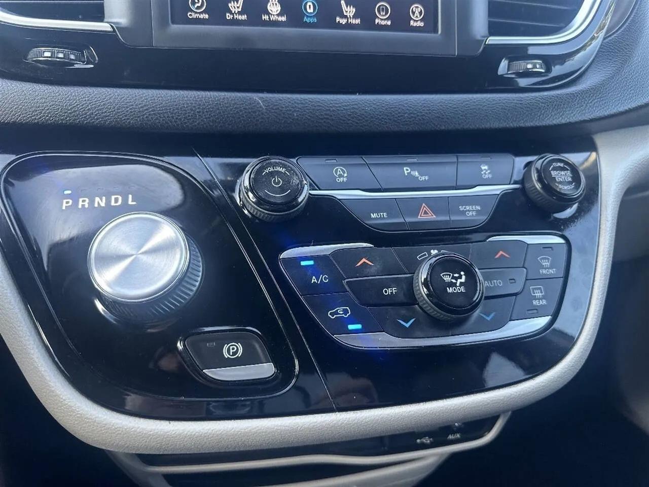 Chrysler Pacifica Touring L FWD 2019