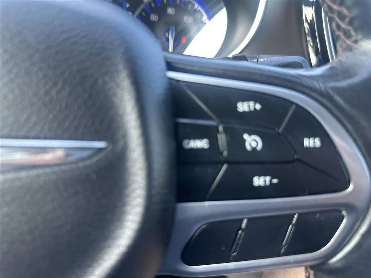 Chrysler Pacifica Touring L FWD 2019