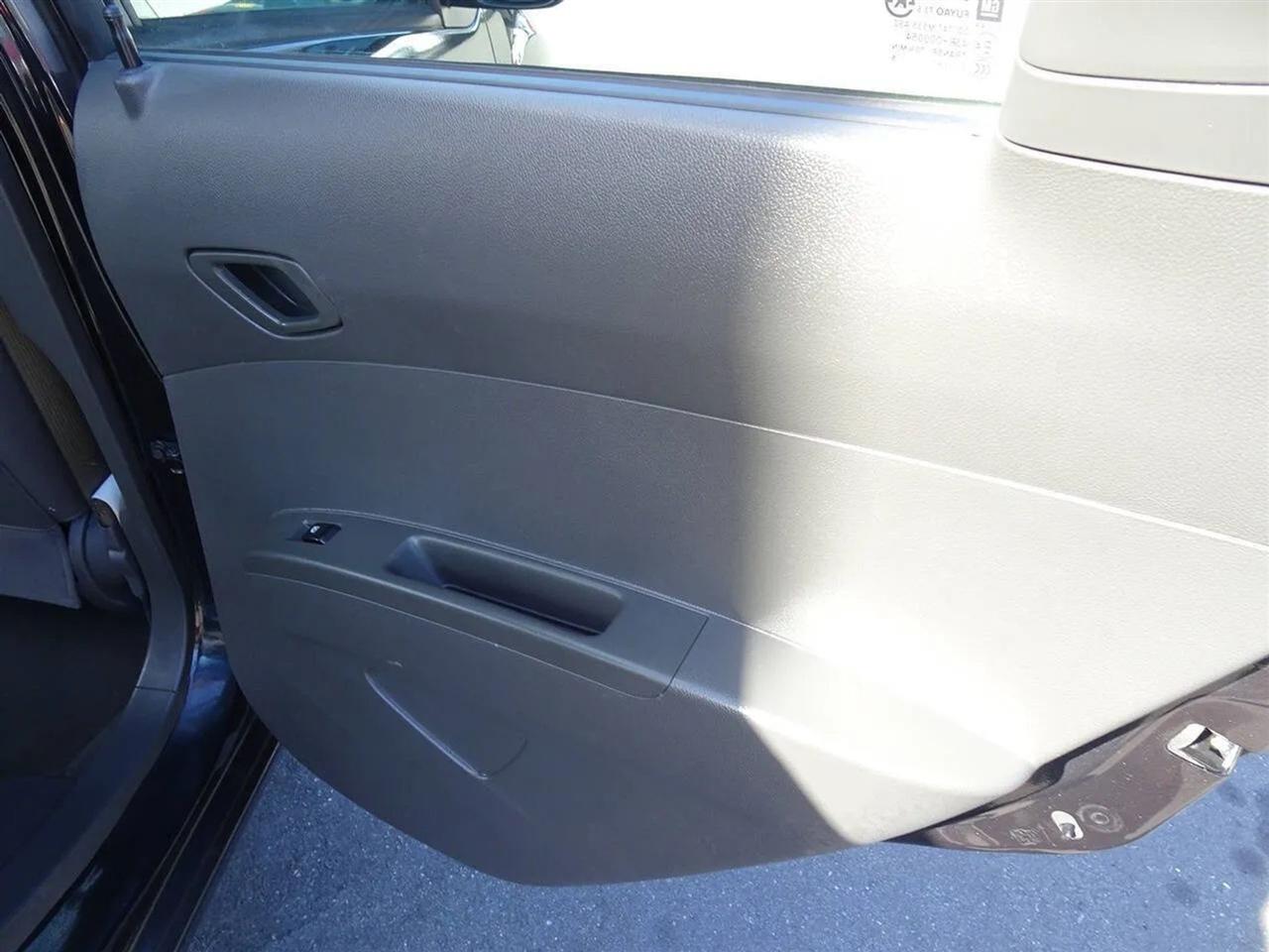 Chevrolet Spark 5dr HB CVT LS 2015