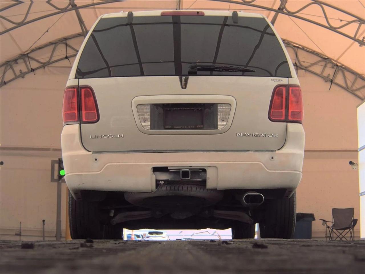 Lincoln Navigator 4dr 4WD Ultimate 2005