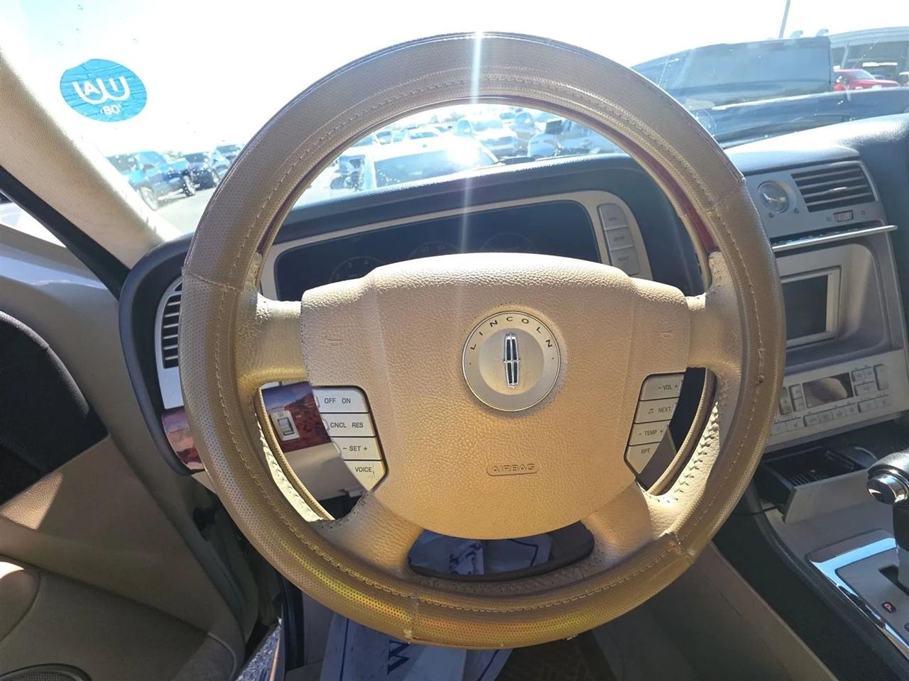 Lincoln Navigator 4dr 4WD Ultimate 2005