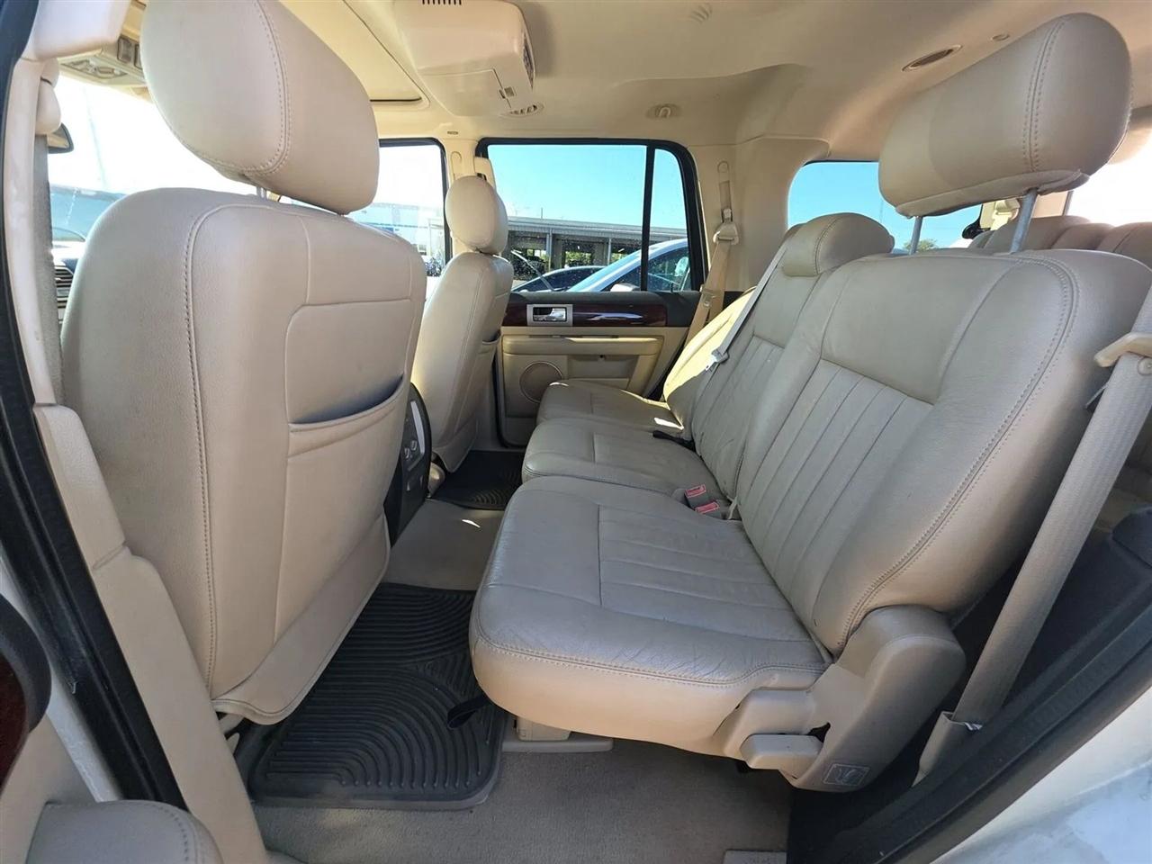 Lincoln Navigator 4dr 4WD Ultimate 2005