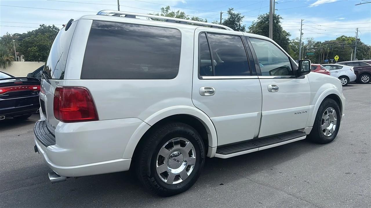 Lincoln Navigator 4dr 4WD Ultimate 2005