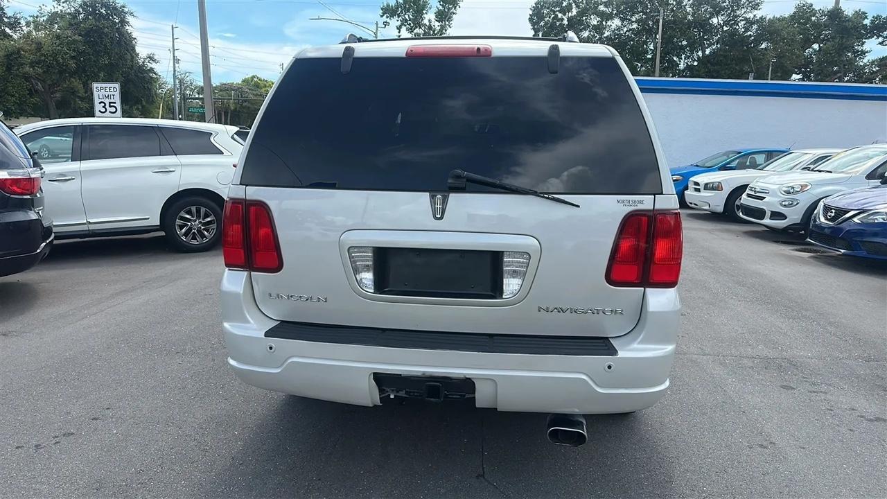 Lincoln Navigator 4dr 4WD Ultimate 2005