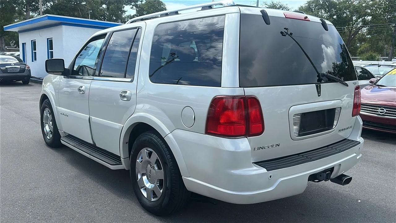 Lincoln Navigator 4dr 4WD Ultimate 2005